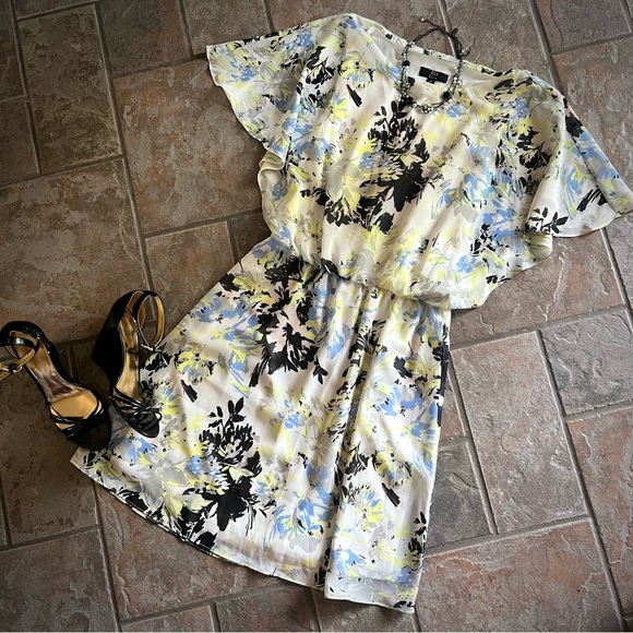 ⭐️BOGO FREE⭐️ J.B.S. Floral Dress in Blue, Yellow, and Black - Picture 1 of 11